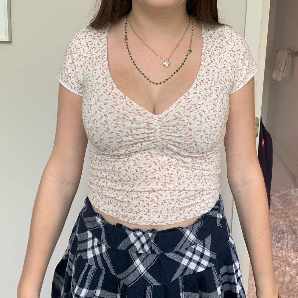Brandy Melville synched floral pattern  crop top